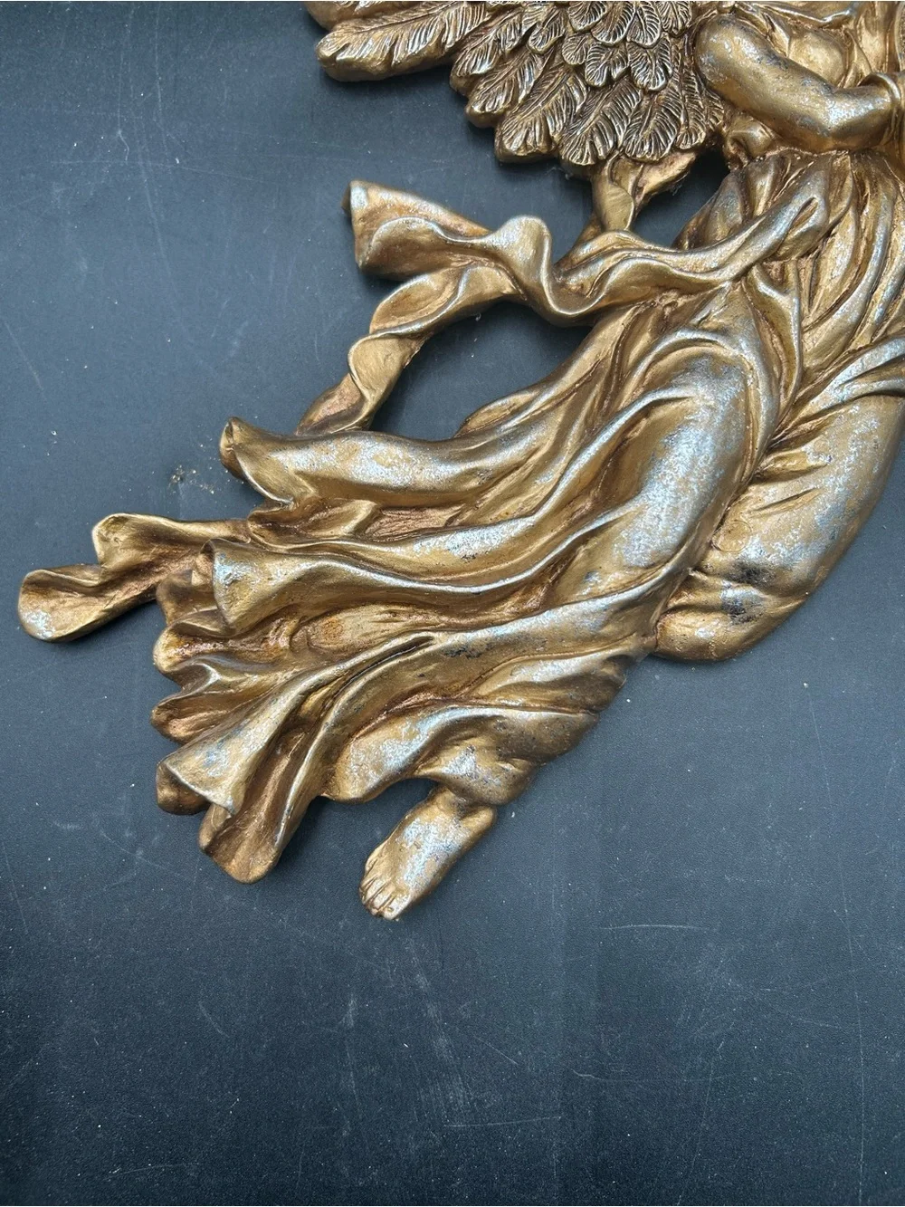 N/A elegant gold